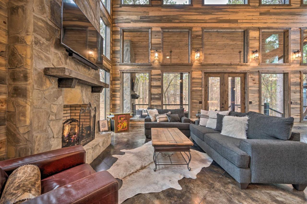 Luxury Cabin In The Woods With Hot Tub And Yard Games! Broken Bow Exteriör bild