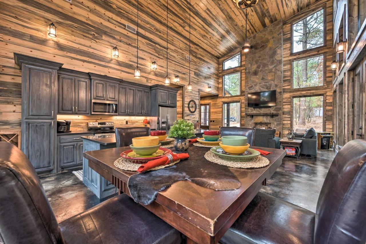 Luxury Cabin In The Woods With Hot Tub And Yard Games! Broken Bow Exteriör bild