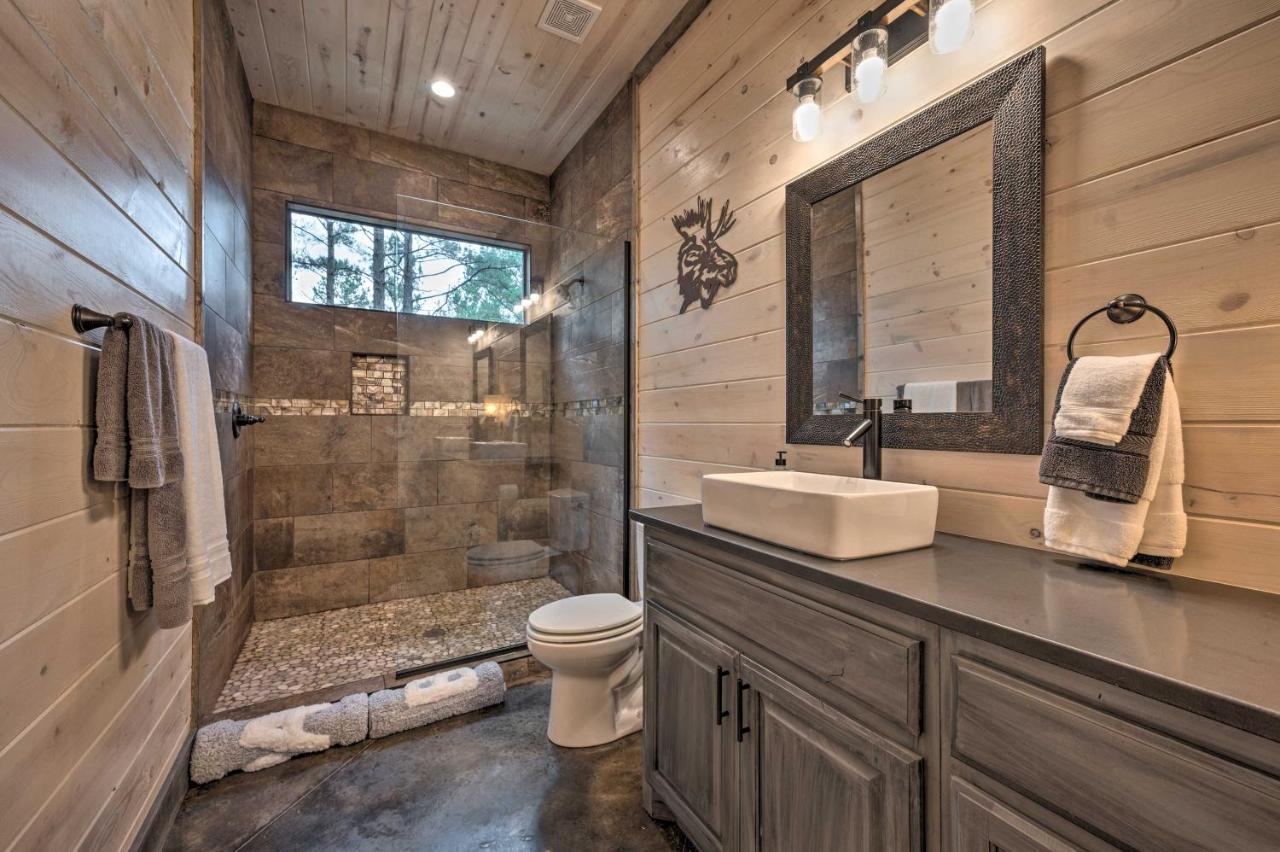 Luxury Cabin In The Woods With Hot Tub And Yard Games! Broken Bow Exteriör bild