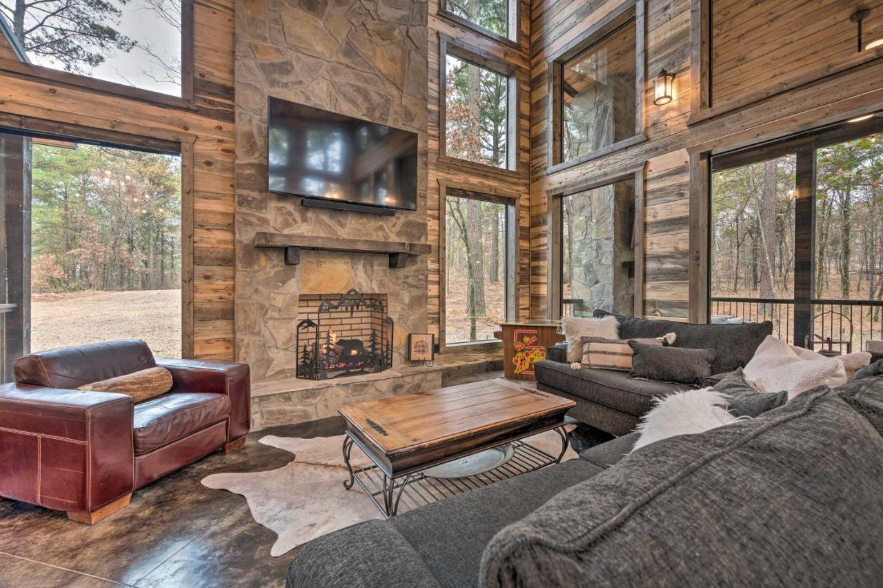 Luxury Cabin In The Woods With Hot Tub And Yard Games! Broken Bow Exteriör bild